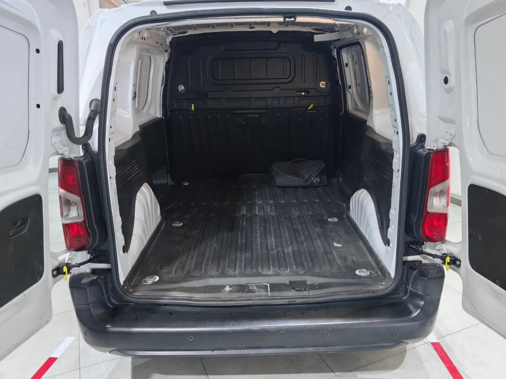 imagen 0 de vehiculo con id 2100